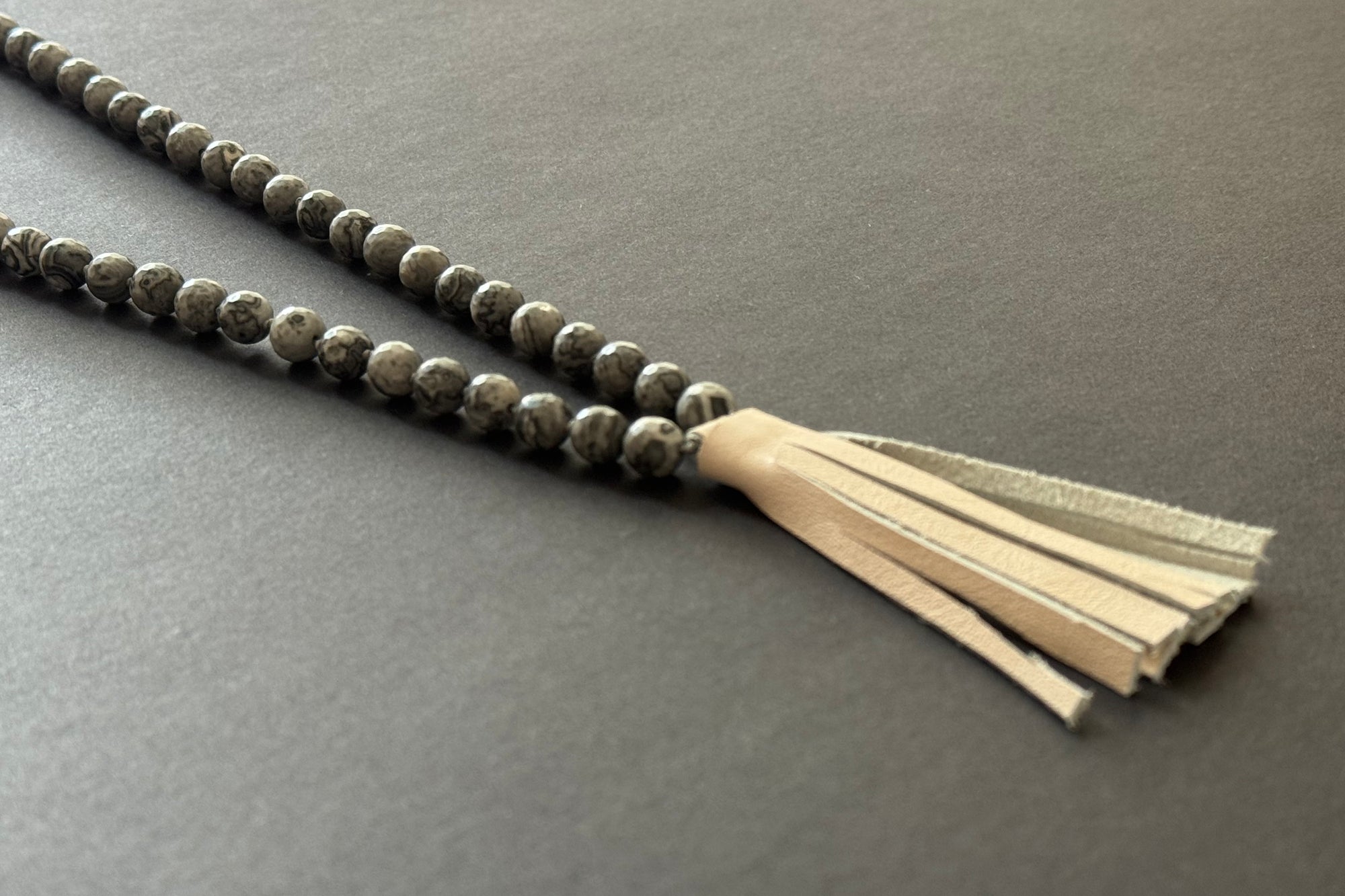 MALA GREY AGATE & OFF WHITE LEATHER TASSEL