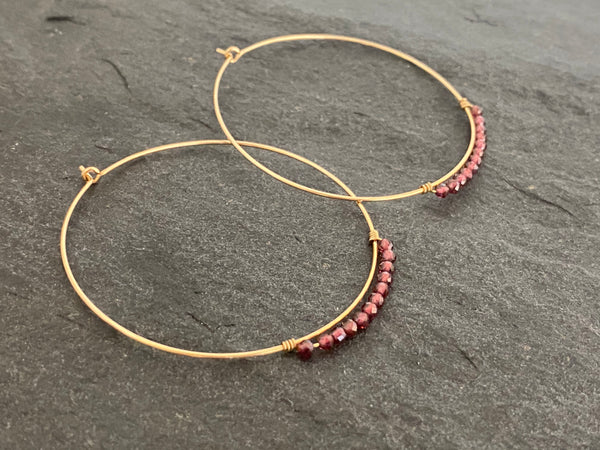EARRING HOOP GARNET