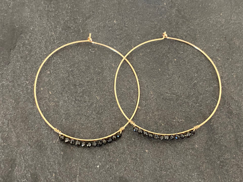 EARRING HOOP BLACK SPINEL