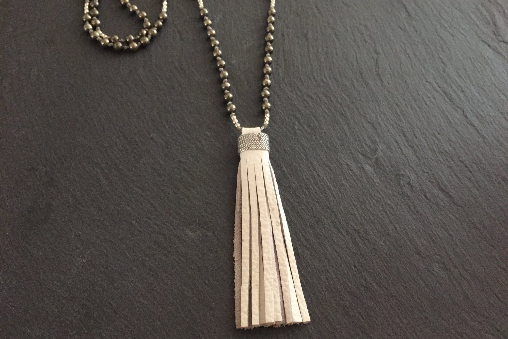 MALA PYRITE WHITE