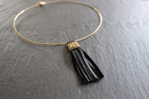 CHOKER BLACK LEATHER TASSEL