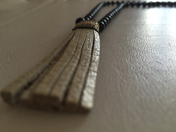 MALA BLACK ONYX GOLD TASSEL